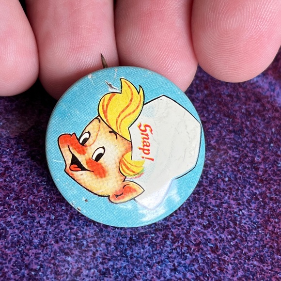 Vintage 50s Snap Rice Krispies Cereal Prize Pin / Badge / Button - Picture 3 of 3